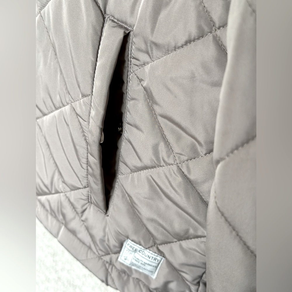 Free Country Diamond Quilted Packable Puffer Taupe Gray Size M NWT - Picture 5 of 13